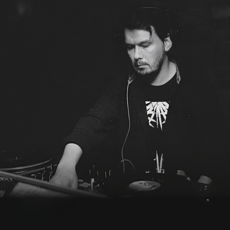 DJ INV