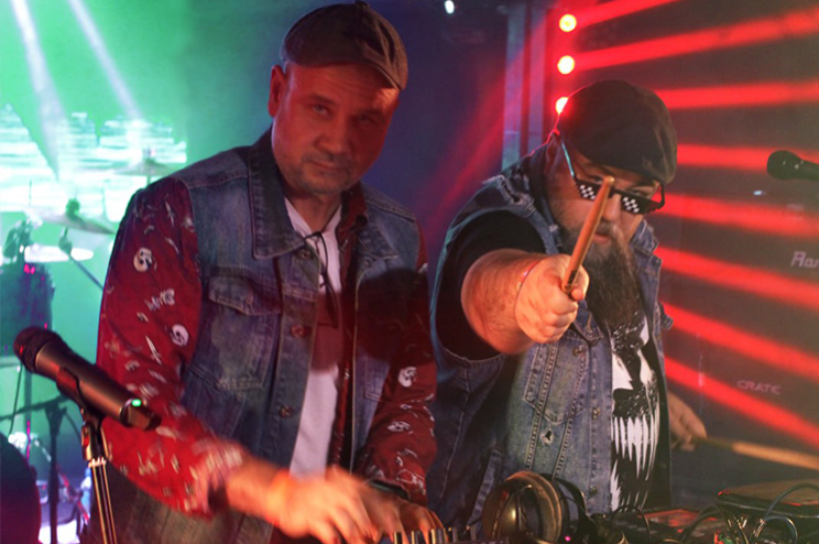 D&B Shamanika